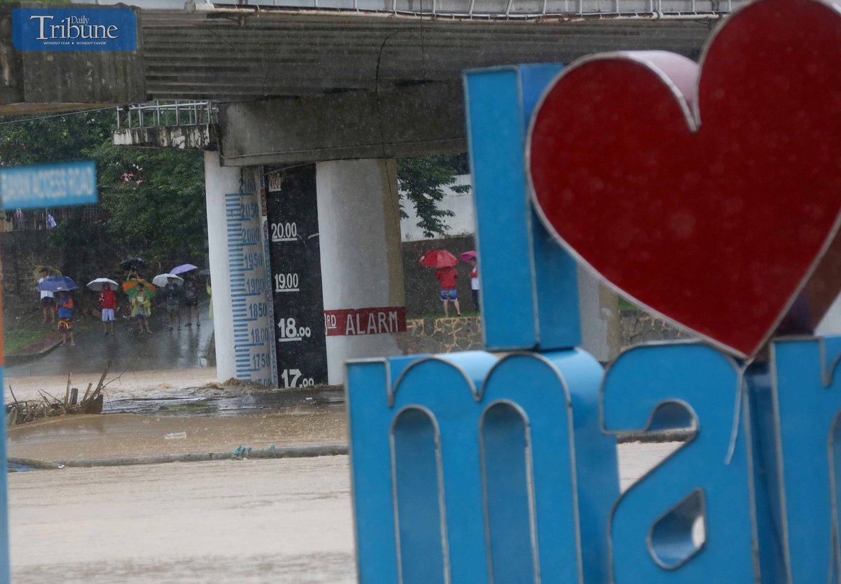 (September 2 2024)…………On Monday at 10 a.m., due to continuous rain brought by Tropical Storm Enteng, the Marikina River reached the second alarm status. According to PAGASA's 11 a.m. weather bulletin, Metro Manila remains under Signal 1 due to Enteng.………Photo/Analy Labor